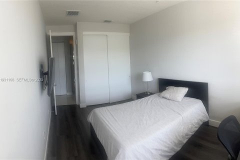 Снять в аренду кондоминиум в Дорал, Флорида 3 спальни, 165.46м2, № 1989784 - фото 13