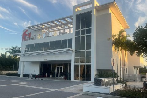 Снять в аренду кондоминиум в Дорал, Флорида 3 спальни, 165.46м2, № 1989784 - фото 21