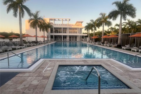 Снять в аренду кондоминиум в Дорал, Флорида 3 спальни, 165.46м2, № 1989784 - фото 23