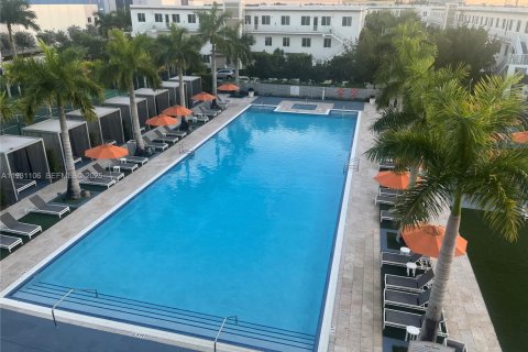 Снять в аренду кондоминиум в Дорал, Флорида 3 спальни, 165.46м2, № 1989784 - фото 22