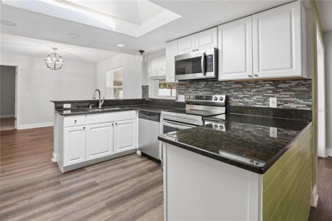 Casa en venta en Orlando, Florida, 4 dormitorios, 162.67 m2 № 2203673 - foto 12