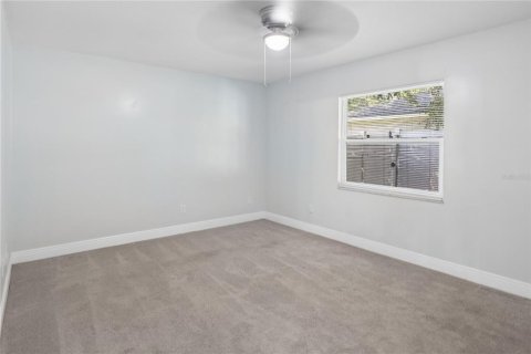Casa en venta en Orlando, Florida, 4 dormitorios, 162.67 m2 № 2203673 - foto 17