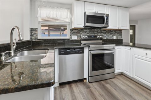 Casa en venta en Orlando, Florida, 4 dormitorios, 162.67 m2 № 2203673 - foto 14