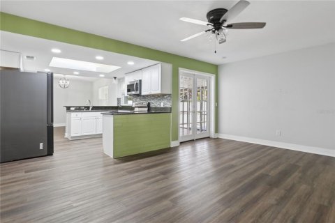 Casa en venta en Orlando, Florida, 4 dormitorios, 162.67 m2 № 2203673 - foto 11