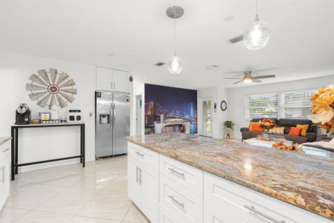 Villa ou maison à vendre à Hollywood, Floride: 3 chambres, 137.03 m2 № 2400846 - photo 15