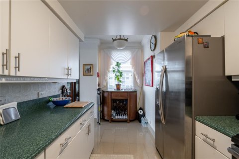 Copropriété à vendre à Bay Harbor Islands, Floride: 2 chambres, 150.5 m2 № 1934511 - photo 10