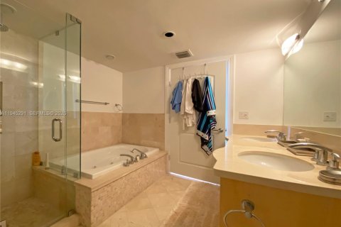 Снять в аренду кондоминиум в Форт-Лодердейл, Флорида 1 спальня, 136.1м2, № 2002404 - фото 11