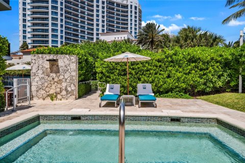 Condo in Miami Beach, Florida, 1 bedroom  № 1711174 - photo 25