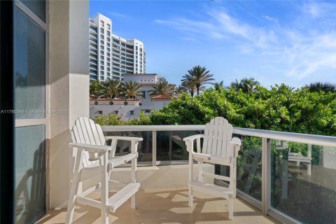 Condo in Miami Beach, Florida, 1 bedroom  № 1711174 - photo 19