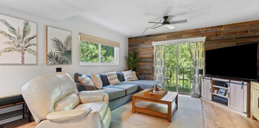 Adosado en Key Largo, Florida 2 dormitorios, 95.13 m2 № 1954421