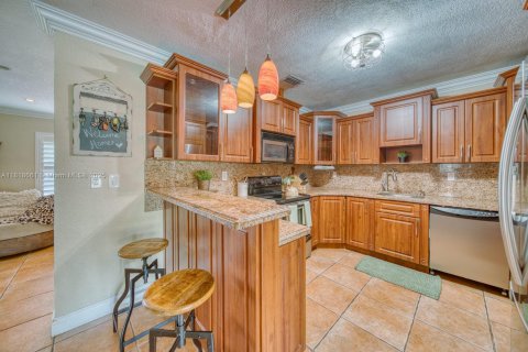 House in Miami, Florida 3 bedrooms, 167.22 sq.m. № 1784239 - photo 18