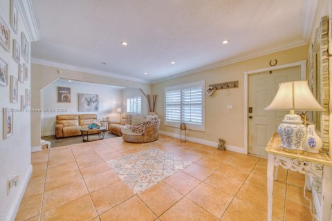 House in Miami, Florida 3 bedrooms, 167.22 sq.m. № 1784239 - photo 14