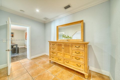 House in Miami, Florida 3 bedrooms, 167.22 sq.m. № 1784239 - photo 27
