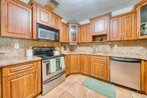 House in Miami, Florida 3 bedrooms, 167.22 sq.m. № 1784239 - photo 17