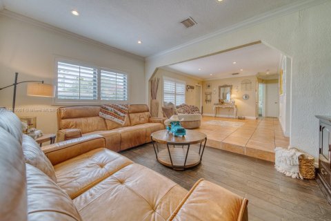 House in Miami, Florida 3 bedrooms, 167.22 sq.m. № 1784239 - photo 21