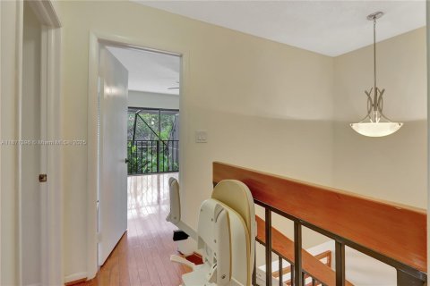 Condo in Doral, Florida, 2 bedrooms  № 1926757 - photo 15