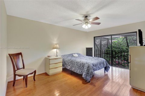Condo in Doral, Florida, 2 bedrooms  № 1926757 - photo 16