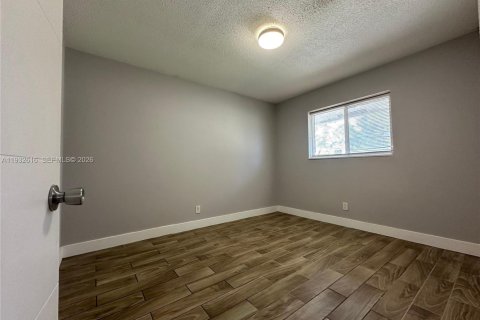 Casa en alquiler en Fort Lauderdale, Florida, 2 dormitorios, 213.58 m2 № 1999860 - foto 6