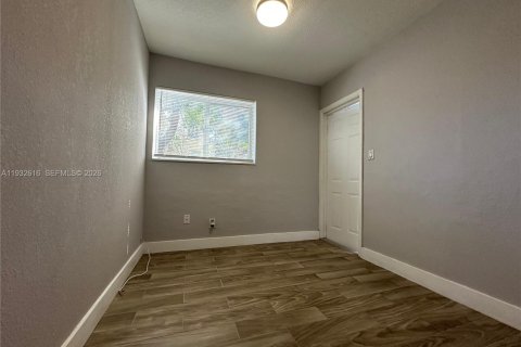 Casa en alquiler en Fort Lauderdale, Florida, 2 dormitorios, 213.58 m2 № 1999860 - foto 7