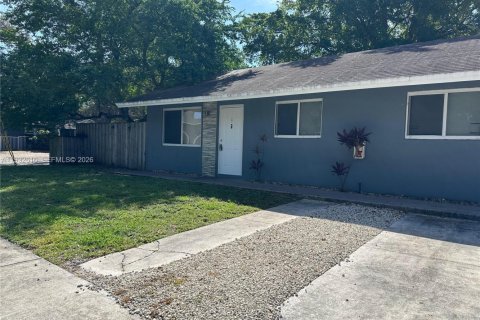 Casa en Fort Lauderdale, Florida 2 dormitorios, 213.58 m2 № 1999860