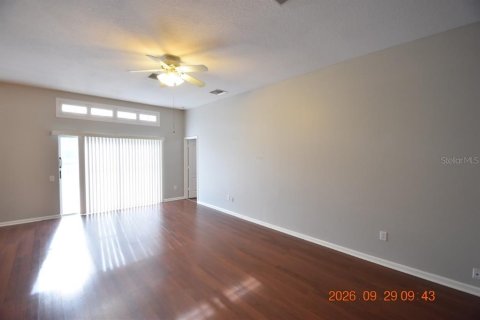 Villa ou maison à louer à Wesley Chapel, Floride: 3 chambres, 141.68 m2 № 2400170 - photo 4