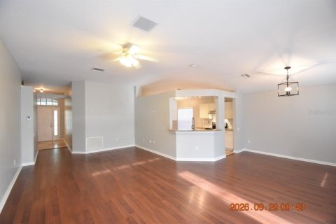 Villa ou maison à louer à Wesley Chapel, Floride: 3 chambres, 141.68 m2 № 2400170 - photo 6