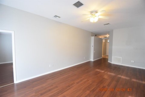 Villa ou maison à louer à Wesley Chapel, Floride: 3 chambres, 141.68 m2 № 2400170 - photo 5