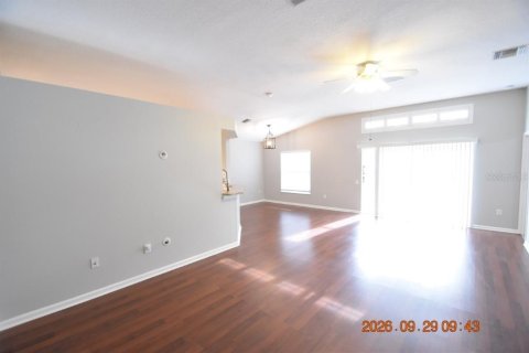 Villa ou maison à louer à Wesley Chapel, Floride: 3 chambres, 141.68 m2 № 2400170 - photo 3