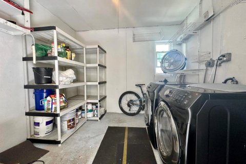 Снять в аренду виллу или дом в Помпано-Бич, Флорида 3 спальни, 136.19м2, № 1217609 - фото 1