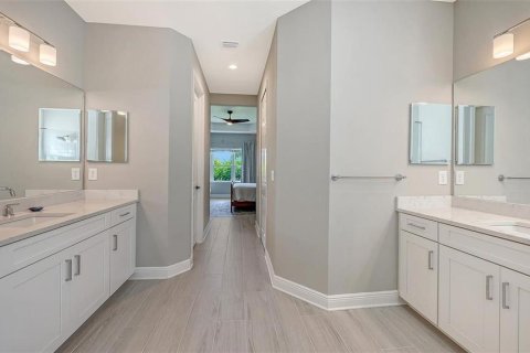 Villa ou maison à vendre à Sarasota, Floride: 3 chambres, 216.83 m2 № 2398544 - photo 8