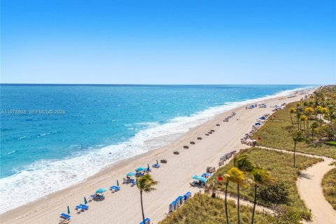 Condominio en venta en Bal Harbour, Florida, 1 dormitorio, 94.67 m2 № 2044559 - foto 8