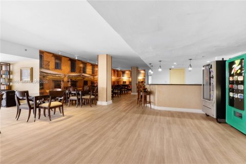 Condominio en venta en Bal Harbour, Florida, 1 dormitorio, 94.67 m2 № 2044559 - foto 24