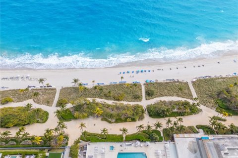 Condominio en Bal Harbour, Florida, 1 dormitorio  № 2044559