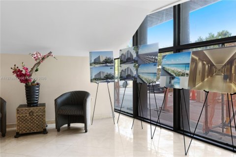 Condominio en venta en Bal Harbour, Florida, 1 dormitorio, 94.67 m2 № 2044559 - foto 28