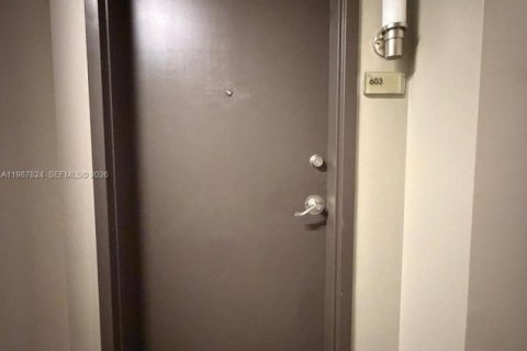 Copropriété à vendre à Miami, Floride: 1 chambre, 61.69 m2 № 2059347 - photo 7
