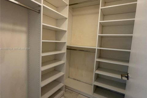 Copropriété à vendre à Miami, Floride: 1 chambre, 61.69 m2 № 2059347 - photo 16