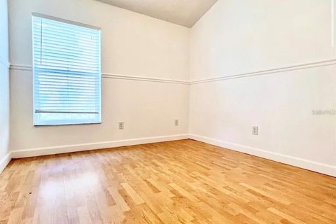 House in Orlando, Florida 3 bedrooms, 112.23 sq.m. № 2211164 - photo 4