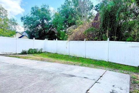 House in Orlando, Florida 3 bedrooms, 112.23 sq.m. № 2211164 - photo 16