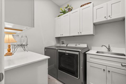 Villa ou maison à vendre à Kissimmee, Floride: 3 chambres, 182.83 m2 № 1542538 - photo 16