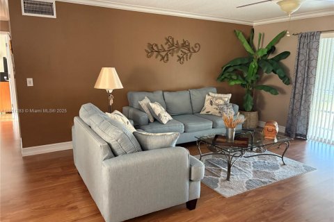 Condo in Hallandale Beach, Florida, 2 bedrooms  № 1333353 - photo 6