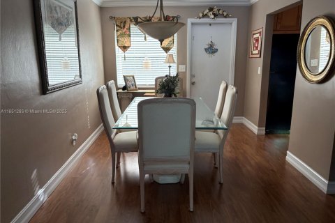 Condo in Hallandale Beach, Florida, 2 bedrooms  № 1333353 - photo 7