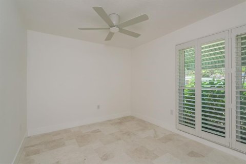 House in New Port Richey, Florida 3 bedrooms, 179.67 sq.m. № 1857679 - photo 28