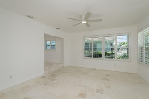House in New Port Richey, Florida 3 bedrooms, 179.67 sq.m. № 1857679 - photo 23