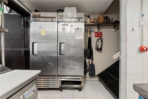 Propiedad comercial en venta en Miami, Florida № 2088647 - foto 15