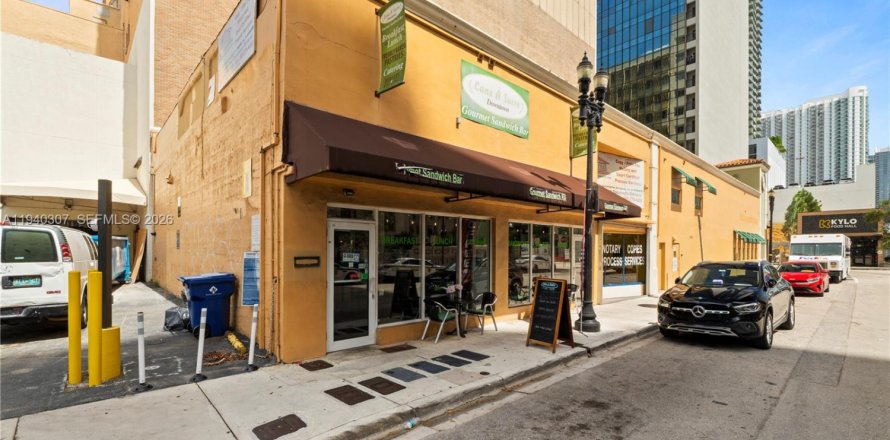 Propiedad comercial en Miami, Florida № 2088647