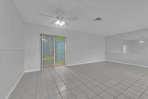 Touwnhouse à louer à Cooper City, Floride: 3 chambres, 154.78 m2 № 1956717 - photo 2