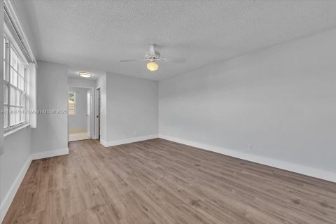 Touwnhouse à louer à Cooper City, Floride: 3 chambres, 154.78 m2 № 1956717 - photo 23