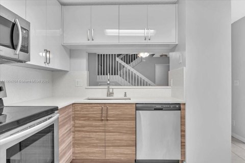 Touwnhouse à louer à Cooper City, Floride: 3 chambres, 154.78 m2 № 1956717 - photo 17