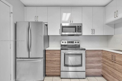 Touwnhouse à louer à Cooper City, Floride: 3 chambres, 154.78 m2 № 1956717 - photo 16