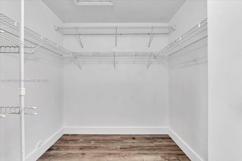 Touwnhouse à louer à Cooper City, Floride: 3 chambres, 154.78 m2 № 1956717 - photo 26